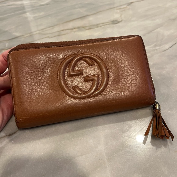 Gucci Tan Leather Wallet with Tassel - Picture 2 of 12